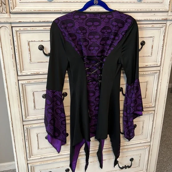 Goth-Style Lacy Skull Tunic - Picture 6 of 6